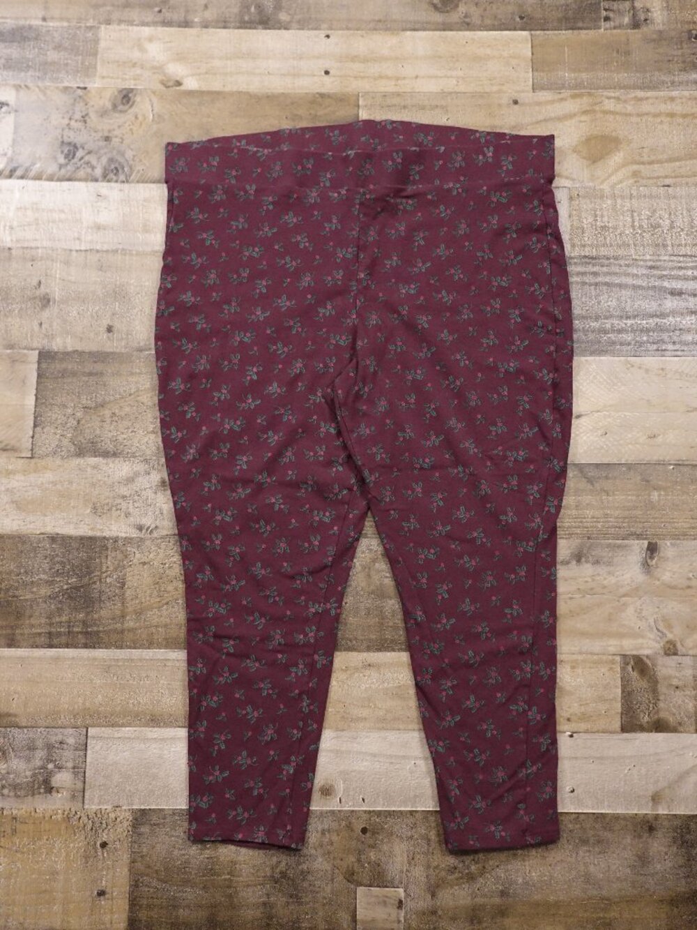 Torrid Full Length Legging Women’s 4X Burgundy Holly Ditsy Print Stretch Casual